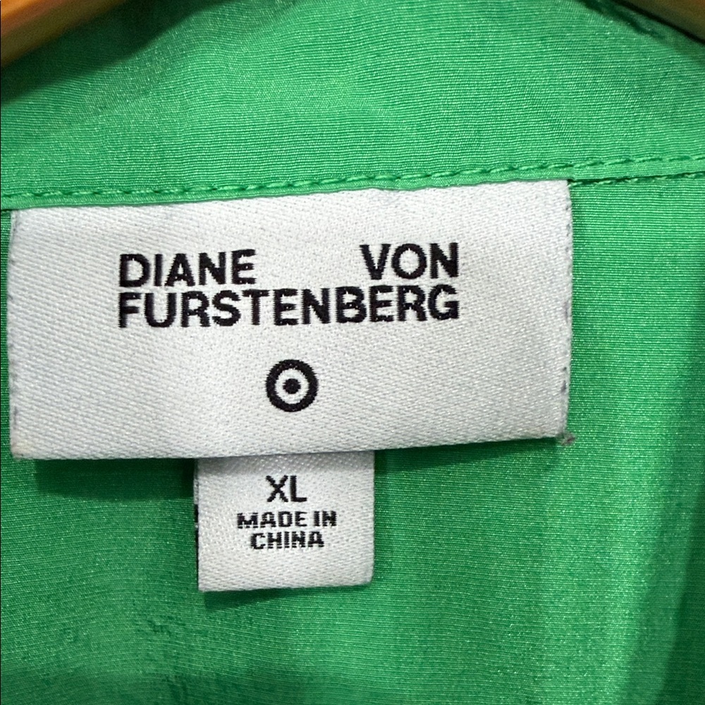 DVF x Target Green Nylon Half-Zip Windbreaker Jacket XL Lightweight Packable - Picture 3 of 7
